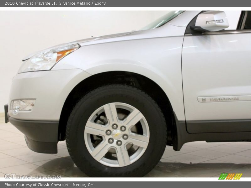 Silver Ice Metallic / Ebony 2010 Chevrolet Traverse LT