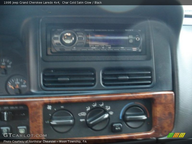 Char Gold Satin Glow / Black 1998 Jeep Grand Cherokee Laredo 4x4