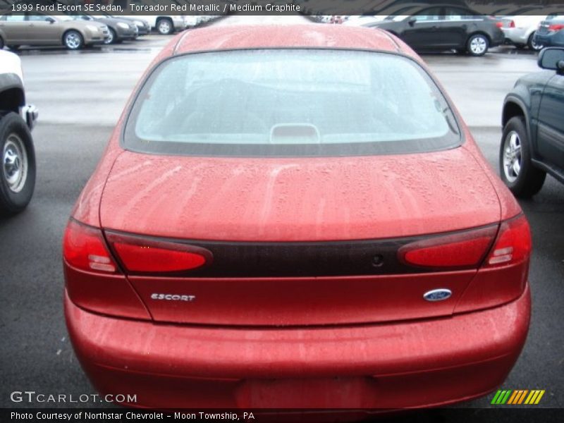 Toreador Red Metallic / Medium Graphite 1999 Ford Escort SE Sedan