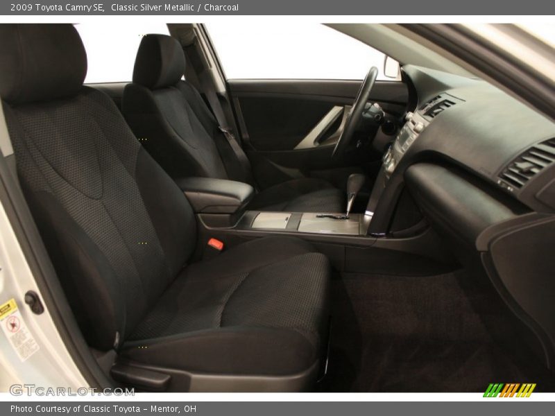 Classic Silver Metallic / Charcoal 2009 Toyota Camry SE
