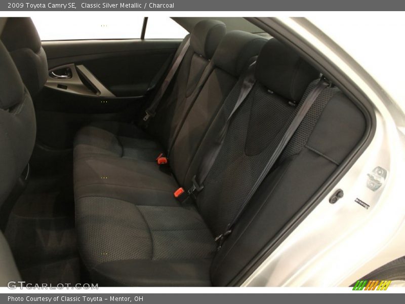 Classic Silver Metallic / Charcoal 2009 Toyota Camry SE