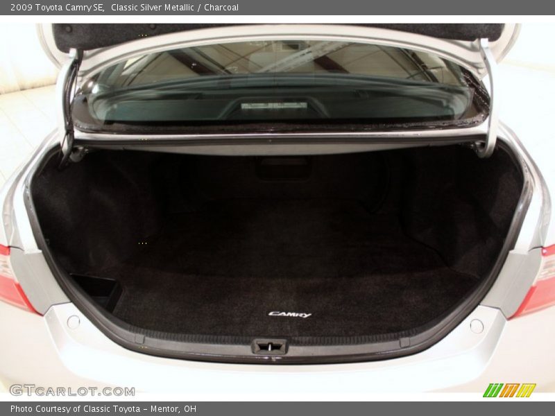 Classic Silver Metallic / Charcoal 2009 Toyota Camry SE