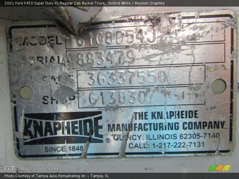 Oxford White / Medium Graphite 2001 Ford F450 Super Duty XL Regular Cab Bucket Truck