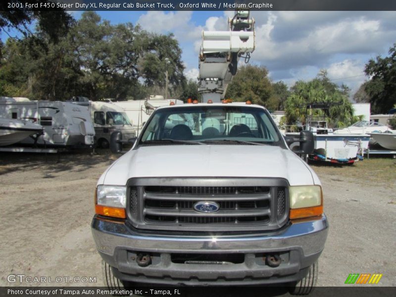 Oxford White / Medium Graphite 2001 Ford F450 Super Duty XL Regular Cab Bucket Truck