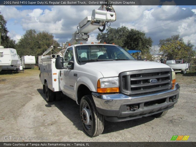 Front 3/4 View of 2001 F450 Super Duty XL Regular Cab Bucket Truck
