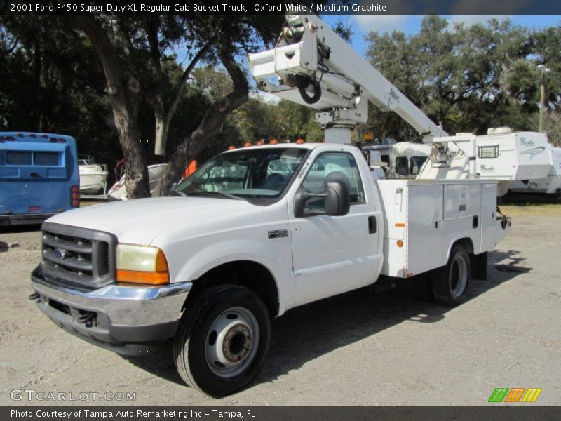 Oxford White / Medium Graphite 2001 Ford F450 Super Duty XL Regular Cab Bucket Truck