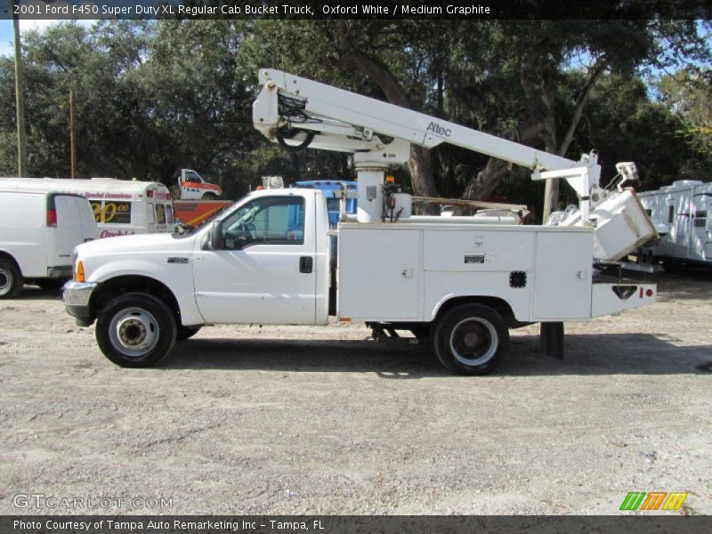 Oxford White / Medium Graphite 2001 Ford F450 Super Duty XL Regular Cab Bucket Truck