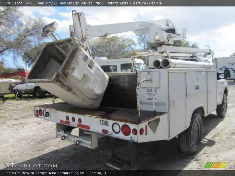 Oxford White / Medium Graphite 2001 Ford F450 Super Duty XL Regular Cab Bucket Truck