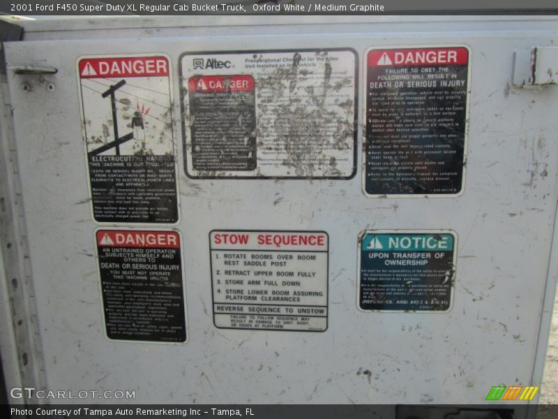 Oxford White / Medium Graphite 2001 Ford F450 Super Duty XL Regular Cab Bucket Truck