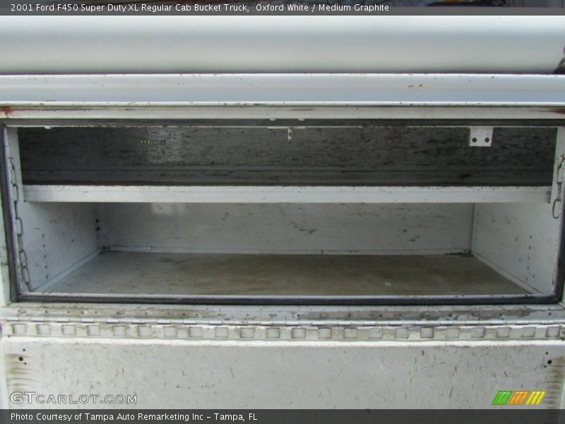 Oxford White / Medium Graphite 2001 Ford F450 Super Duty XL Regular Cab Bucket Truck