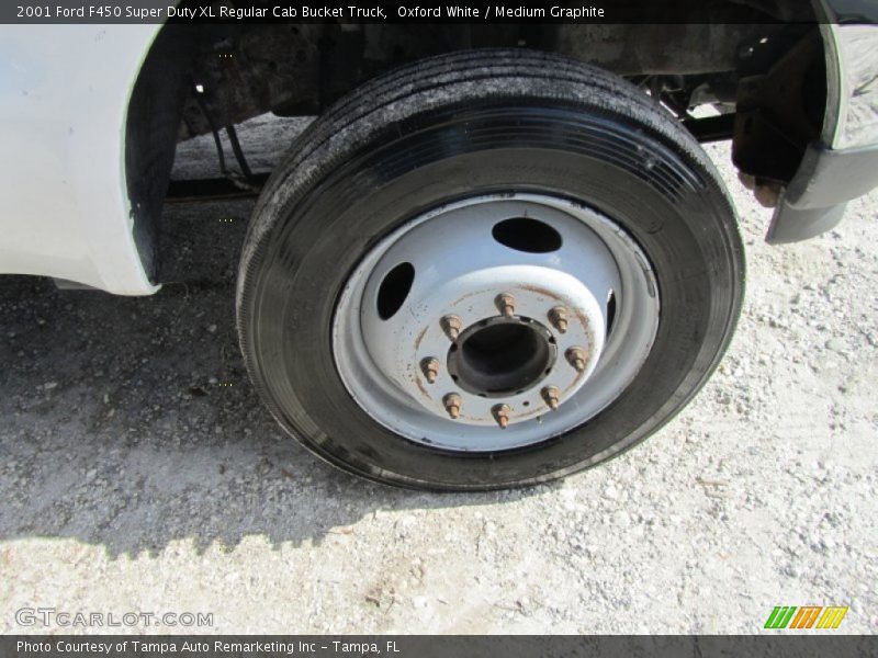 Oxford White / Medium Graphite 2001 Ford F450 Super Duty XL Regular Cab Bucket Truck