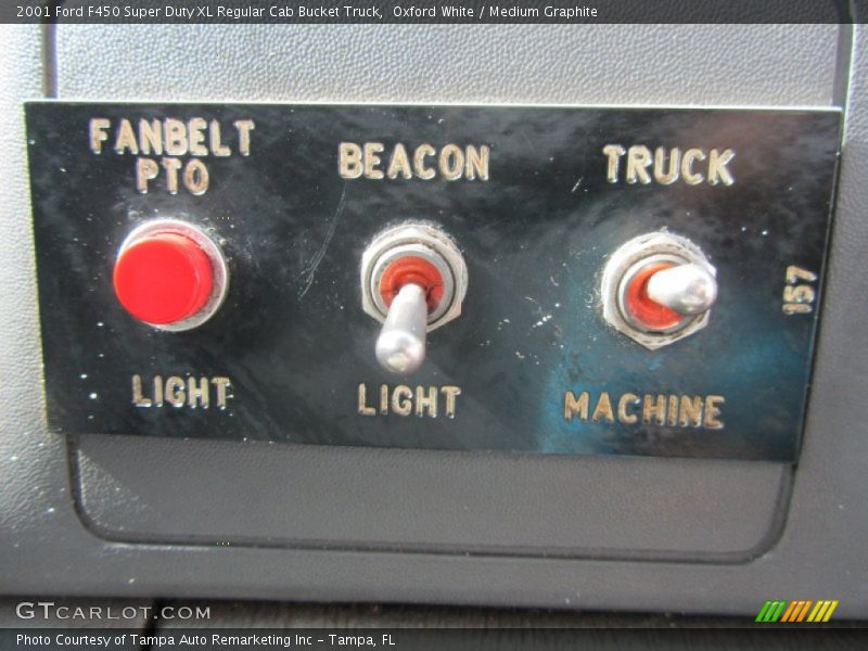 Oxford White / Medium Graphite 2001 Ford F450 Super Duty XL Regular Cab Bucket Truck