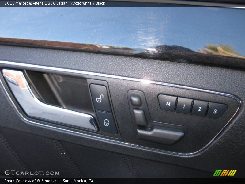 Arctic White / Black 2011 Mercedes-Benz E 350 Sedan