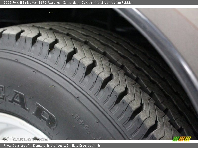 Gold Ash Metallic / Medium Pebble 2005 Ford E Series Van E250 Passenger Conversion