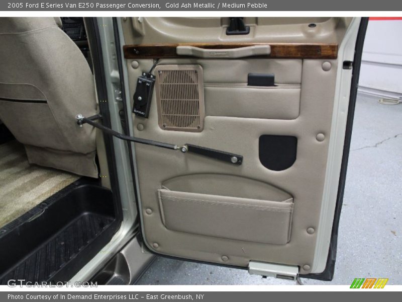 Gold Ash Metallic / Medium Pebble 2005 Ford E Series Van E250 Passenger Conversion