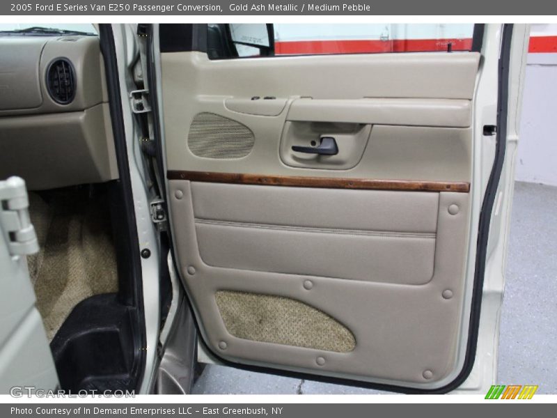 Gold Ash Metallic / Medium Pebble 2005 Ford E Series Van E250 Passenger Conversion