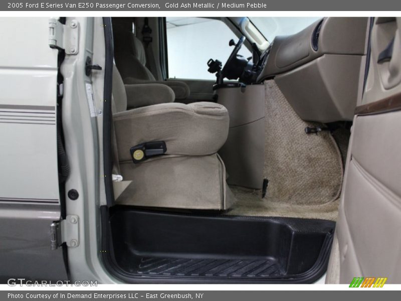 Gold Ash Metallic / Medium Pebble 2005 Ford E Series Van E250 Passenger Conversion