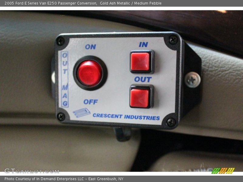 Gold Ash Metallic / Medium Pebble 2005 Ford E Series Van E250 Passenger Conversion