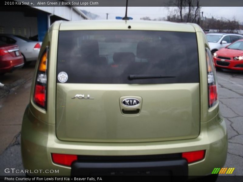 Alien Green / Black Soul Logo Cloth 2010 Kia Soul +