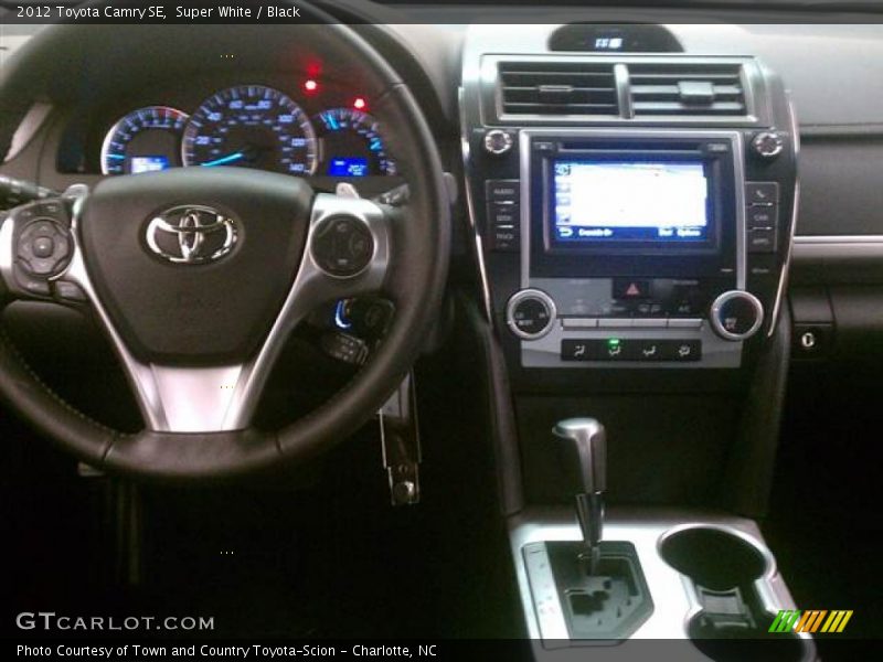 Super White / Black 2012 Toyota Camry SE
