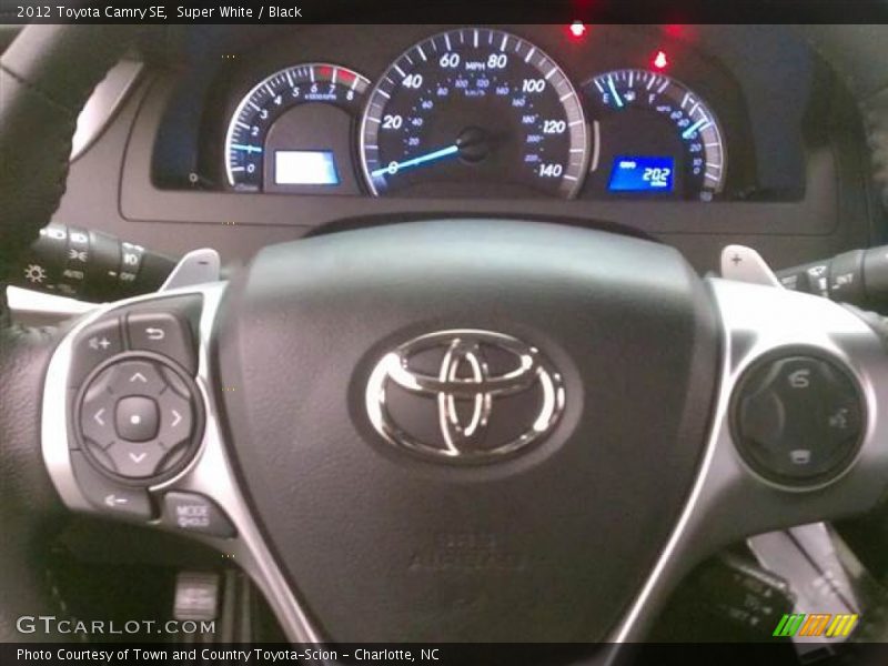 Super White / Black 2012 Toyota Camry SE