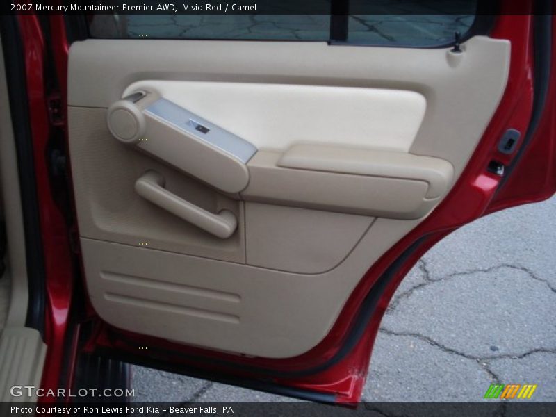 Vivid Red / Camel 2007 Mercury Mountaineer Premier AWD