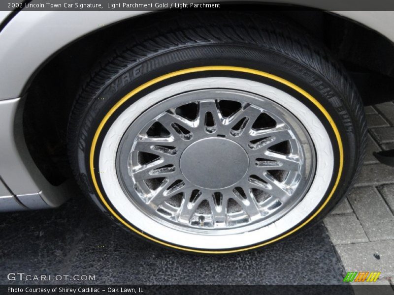 Light Parchment Gold / Light Parchment 2002 Lincoln Town Car Signature