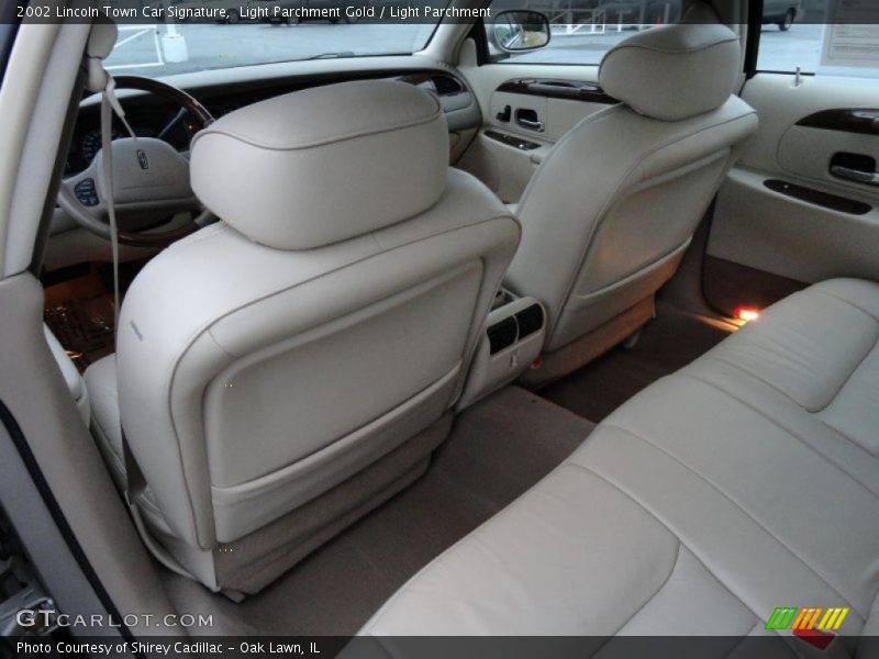  2002 Town Car Signature Light Parchment Interior