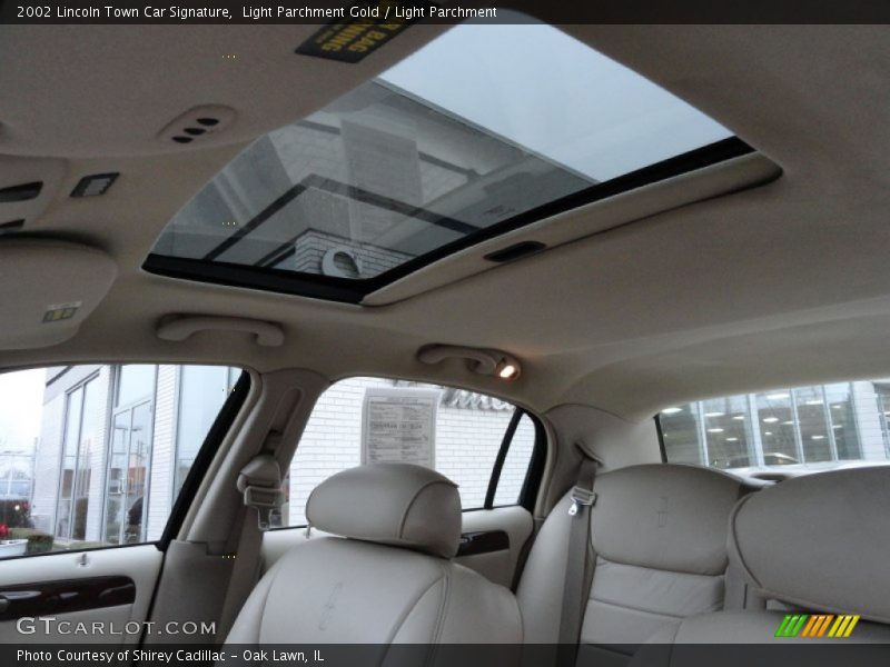 Sunroof of 2002 Town Car Signature