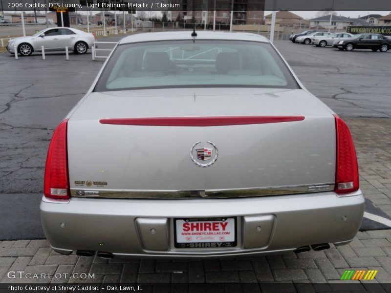 Light Platinum Metallic / Titanium 2006 Cadillac DTS Luxury
