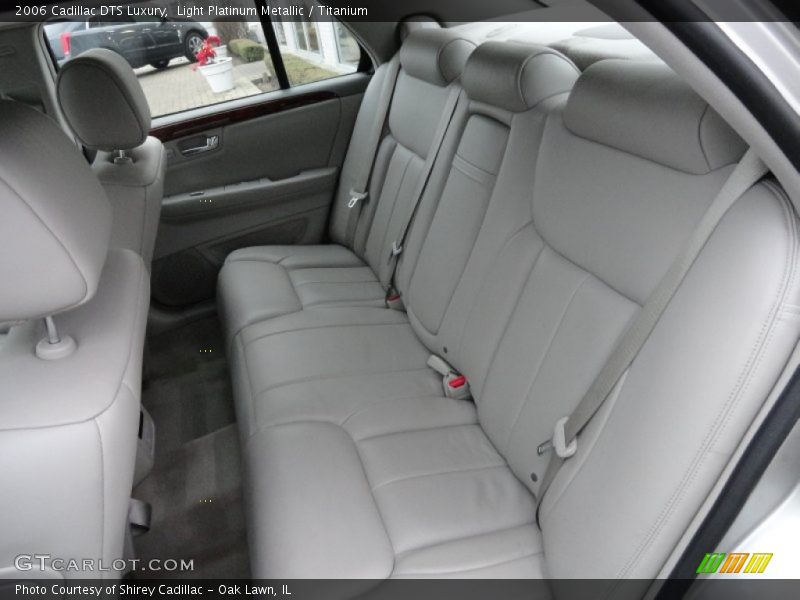 Light Platinum Metallic / Titanium 2006 Cadillac DTS Luxury