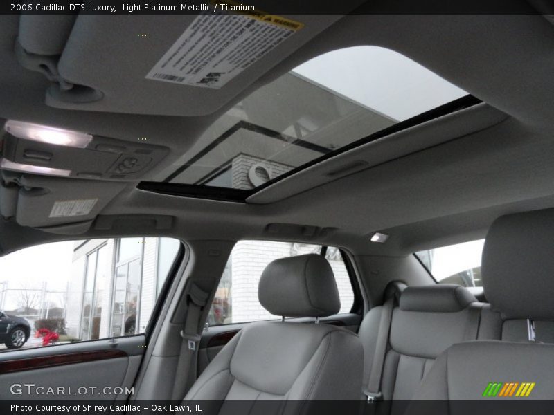 Light Platinum Metallic / Titanium 2006 Cadillac DTS Luxury
