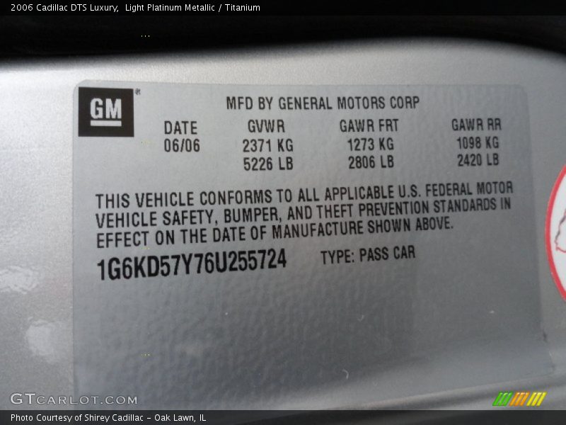 Light Platinum Metallic / Titanium 2006 Cadillac DTS Luxury