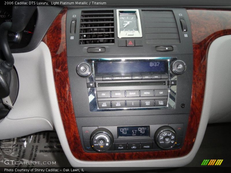 Light Platinum Metallic / Titanium 2006 Cadillac DTS Luxury