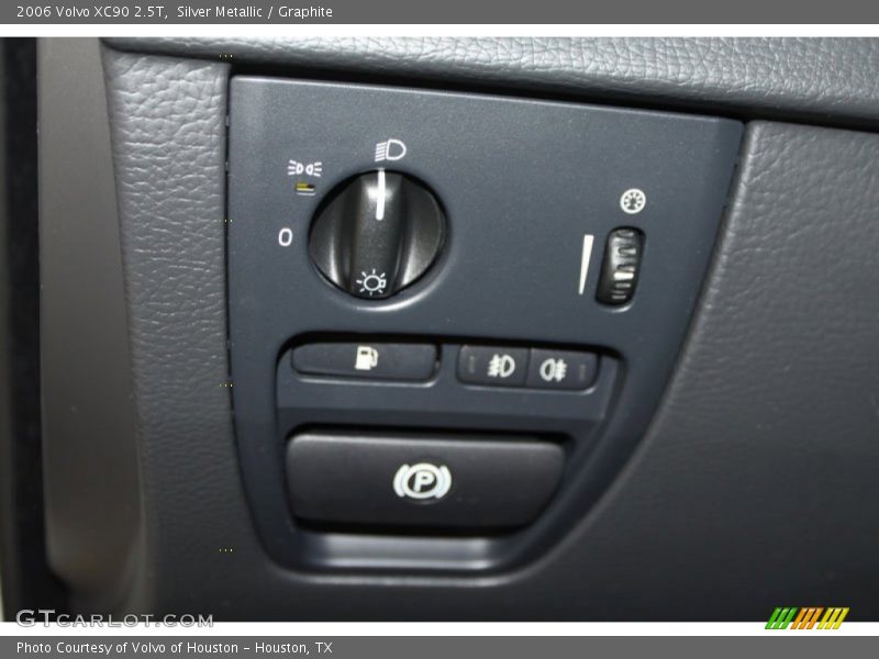 Silver Metallic / Graphite 2006 Volvo XC90 2.5T