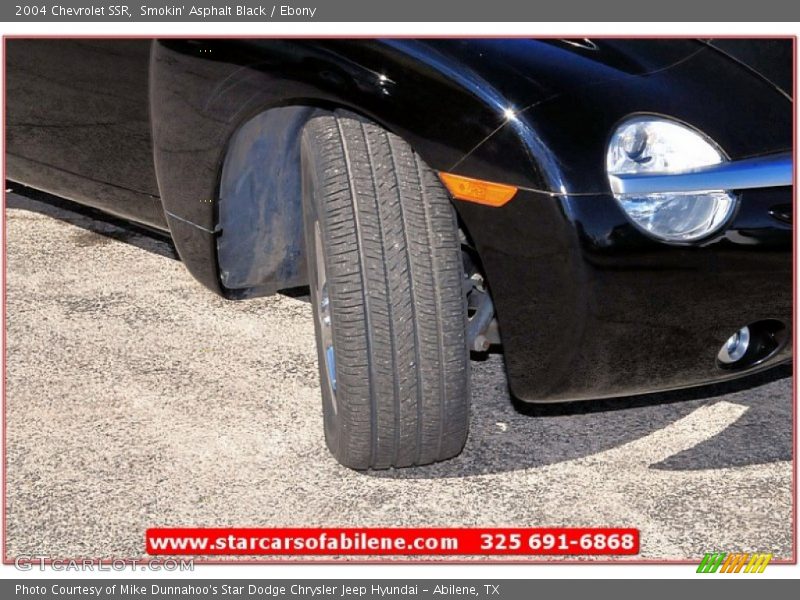 Smokin' Asphalt Black / Ebony 2004 Chevrolet SSR