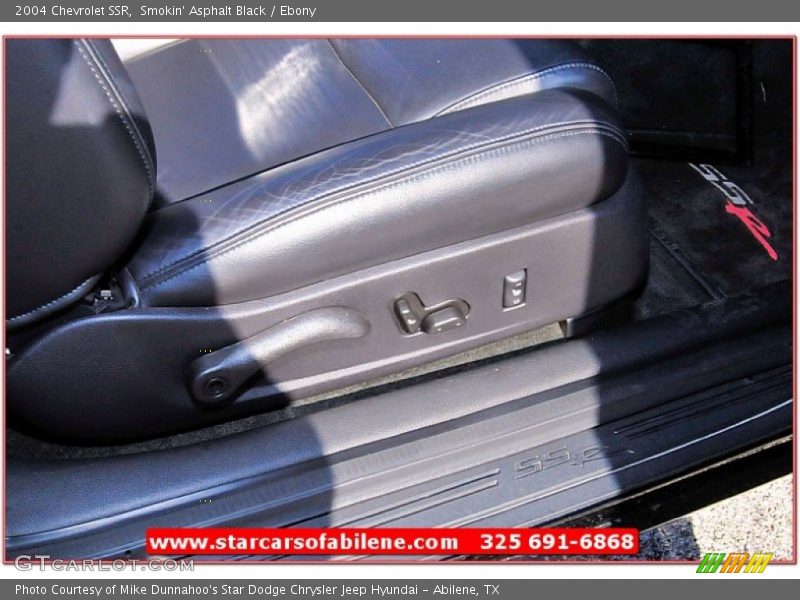Smokin' Asphalt Black / Ebony 2004 Chevrolet SSR