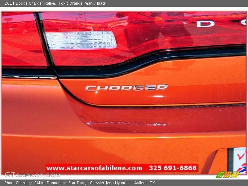Toxic Orange Pearl / Black 2011 Dodge Charger Rallye
