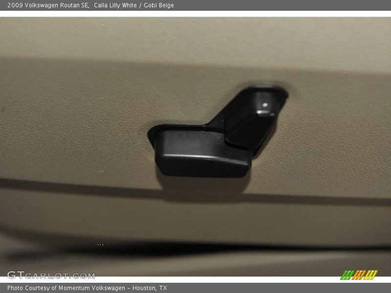 Calla Lilly White / Gobi Beige 2009 Volkswagen Routan SE