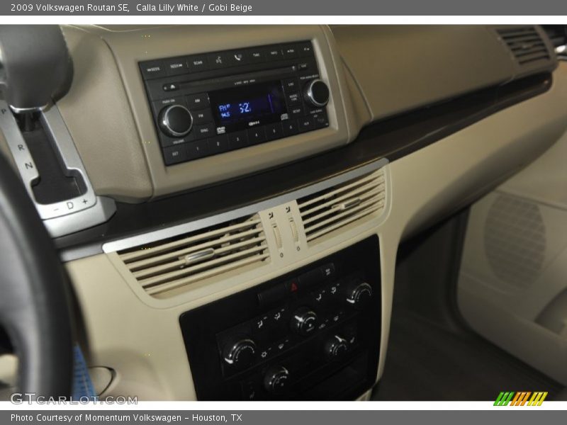 Calla Lilly White / Gobi Beige 2009 Volkswagen Routan SE