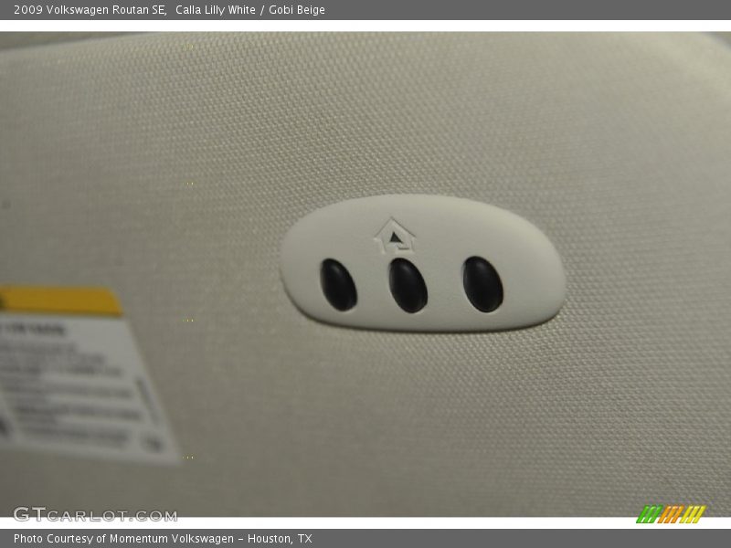 Calla Lilly White / Gobi Beige 2009 Volkswagen Routan SE