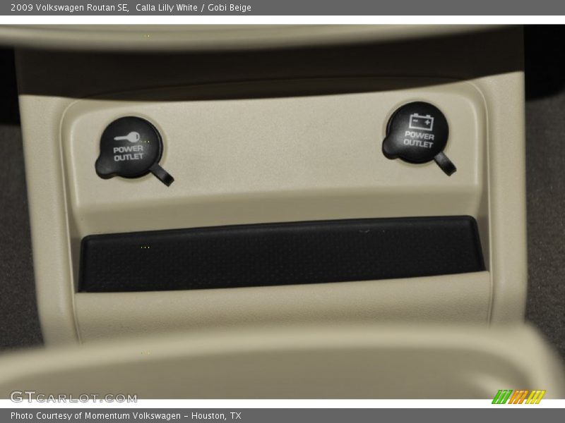 Calla Lilly White / Gobi Beige 2009 Volkswagen Routan SE