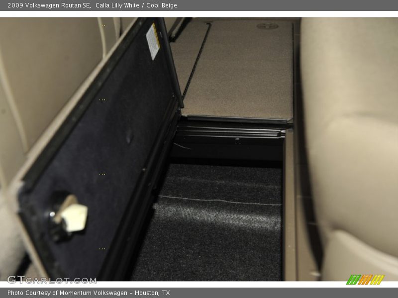 Calla Lilly White / Gobi Beige 2009 Volkswagen Routan SE