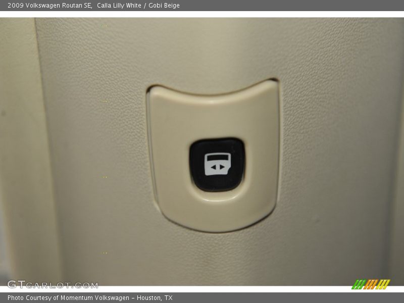 Calla Lilly White / Gobi Beige 2009 Volkswagen Routan SE