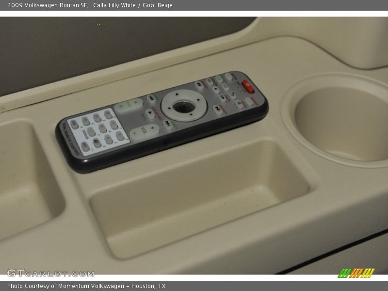 Calla Lilly White / Gobi Beige 2009 Volkswagen Routan SE