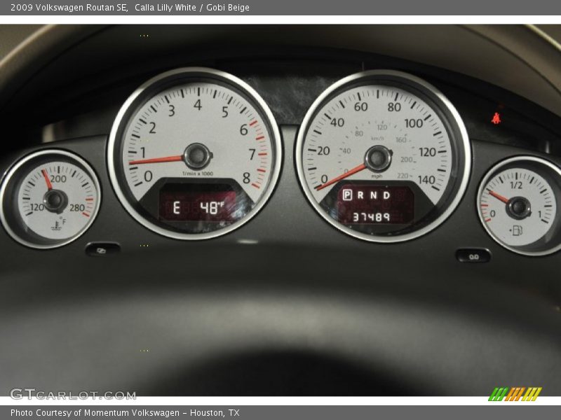 Calla Lilly White / Gobi Beige 2009 Volkswagen Routan SE