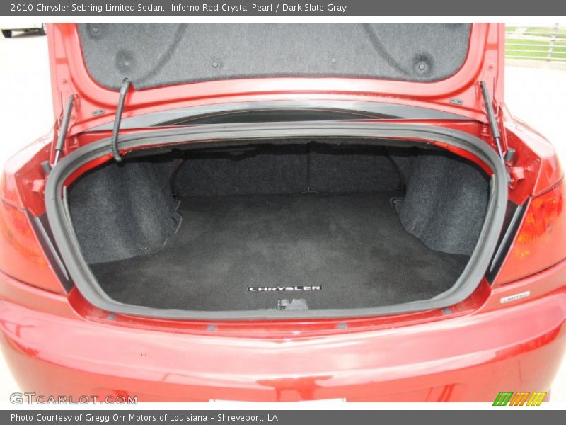  2010 Sebring Limited Sedan Trunk
