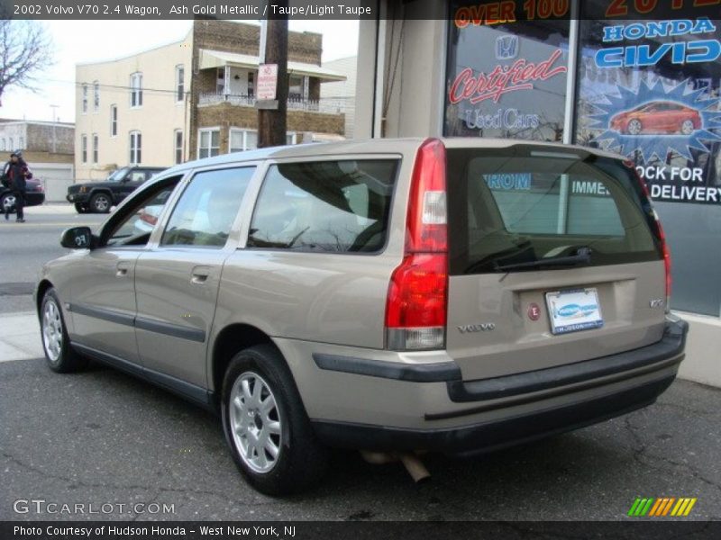 Ash Gold Metallic / Taupe/Light Taupe 2002 Volvo V70 2.4 Wagon