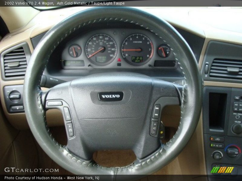 Ash Gold Metallic / Taupe/Light Taupe 2002 Volvo V70 2.4 Wagon