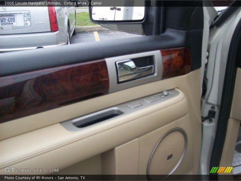 Oxford White / Camel 2006 Lincoln Navigator Ultimate